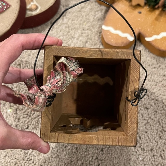 ⭐️BOGO FREE⭐️ Calling all Gingerbread Lovers! Holiday Decor Set - VINTAGE - Picture 8 of 13